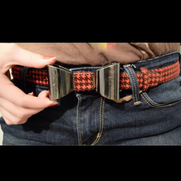 BetseyJohnson Metal Bow Belt - Picture 2 of 6
